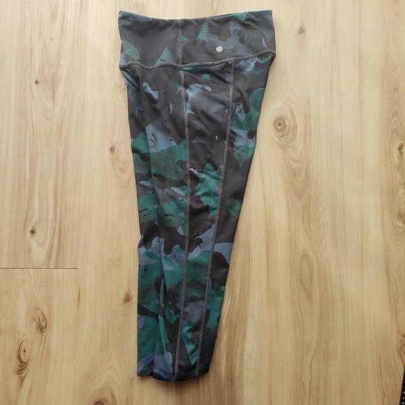 Zella High Rise Crop Leggings Green Camo Womens Medium - Picture 3 of 11